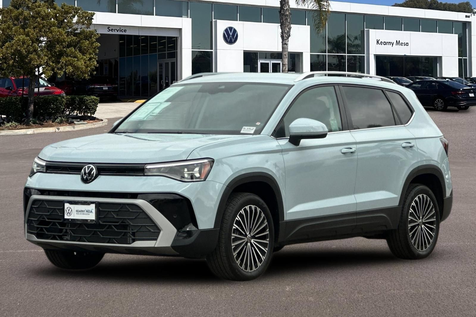 Used 2025 Volkswagen Taos SE FWD image 8
