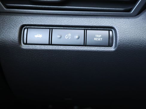 Used 2024 Nissan Altima 2.5 SR FWD image 29