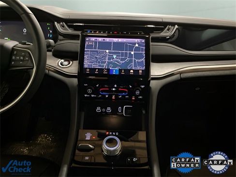 Used 2022 Jeep Grand Cherokee Limited 4xe image 13