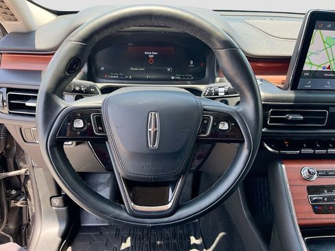 Used 2023 Lincoln Aviator Reserve w/ Equipment Group 201A RWD image 11