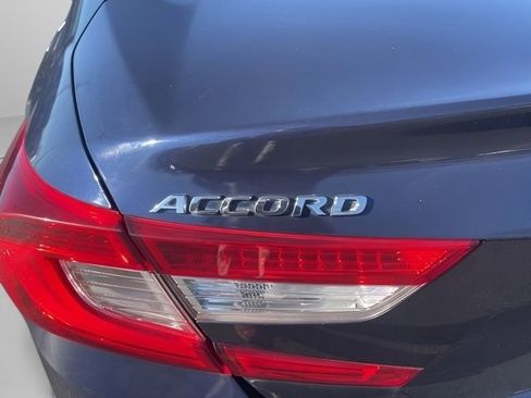 Used 2018 Honda Accord LX image 15
