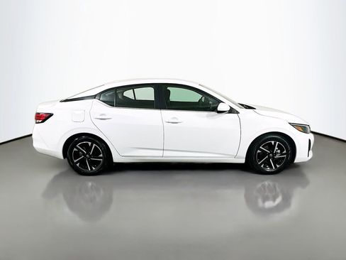 Used 2024 Nissan Sentra SV image 4