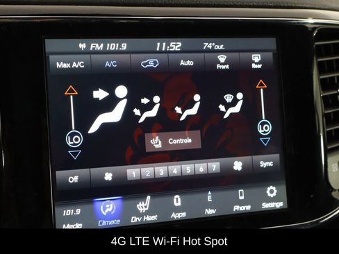 Used 2020 Jeep Grand Cherokee Laredo w/ Laredo X Package RWD image 32