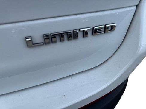 Used 2023 Jeep Grand Cherokee L Limited image 10