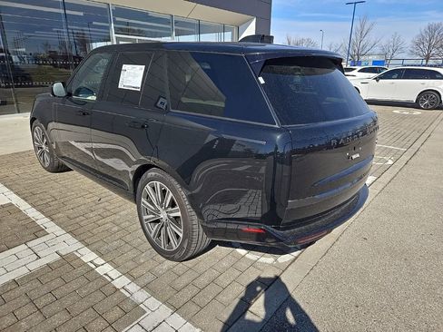 Certified 2023 Land Rover Range Rover SE image 7