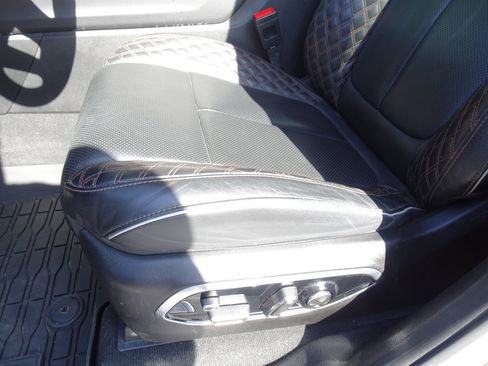 Used 2023 Jeep Grand Cherokee L Summit image 9