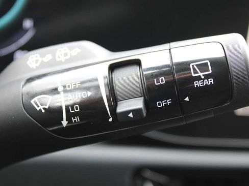 New 2025 Kia Niro EX image 32