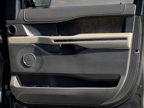 Used 2020 Ford Expedition Limited AWD/4WD image 29