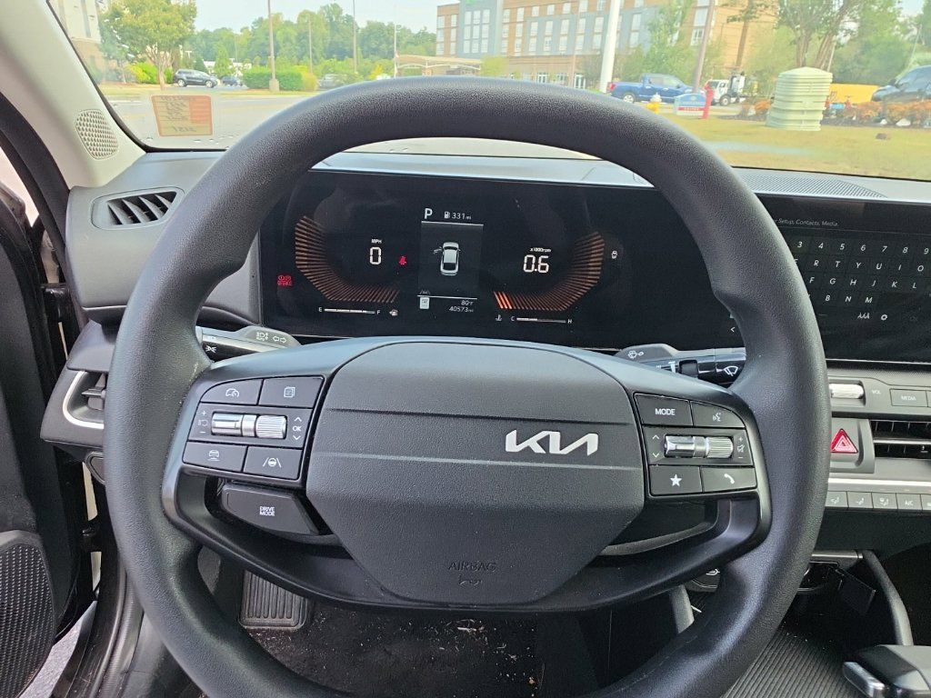 Certified 2025 Kia K4 FWD image 15