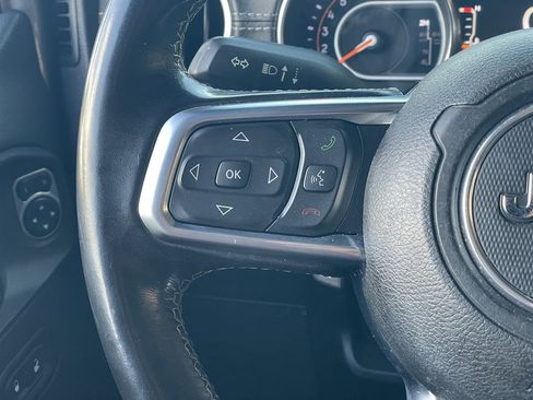 Used 2019 Jeep Wrangler Unlimited Sahara w/ Quick Order Package 24M Moab AWD/4WD image 24
