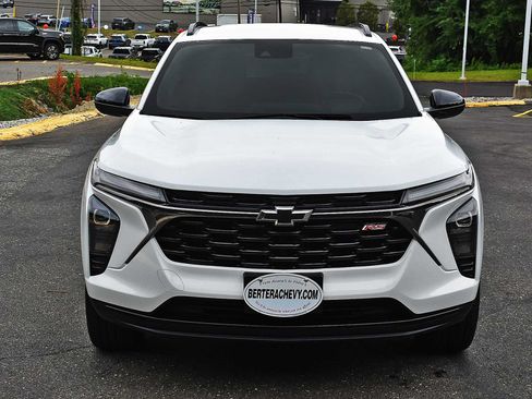 Used 2025 Chevrolet Trax RS w/ Driver Confidence Package FWD image 5