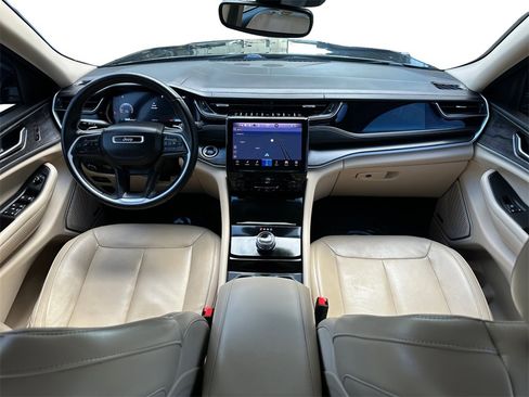 Used 2022 Jeep Grand Cherokee L Limited image 12