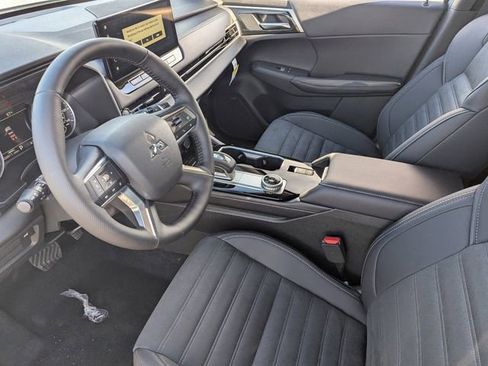 New 2026 Mitsubishi Outlander SE AWD/4WD image 10