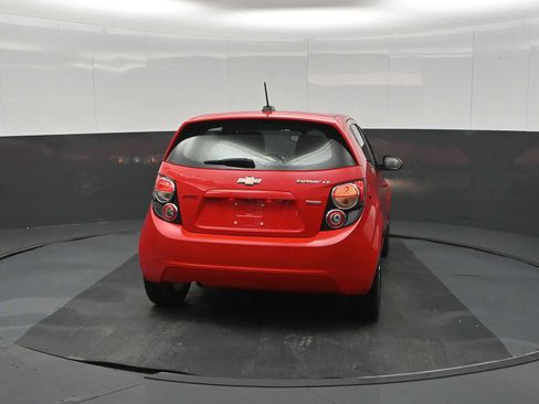Used 2015 Chevrolet Sonic LT w/ Fun and Sun Package FWD image 8