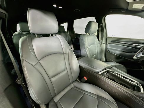 Used 2023 Buick Enclave Essence FWD image 27
