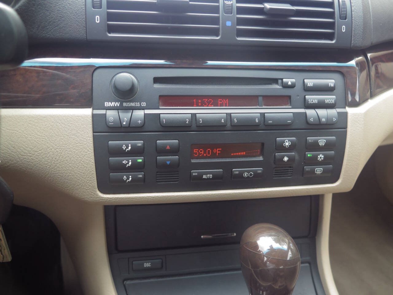 Used 2005 BMW 325i Sedan RWD image 9
