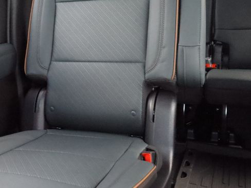 New 2026 GMC Yukon XL AT4 w/ AT4 Premium Plus Package AWD/4WD image 10