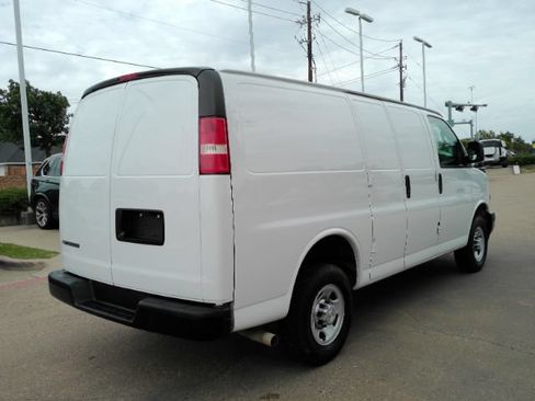 Used 2020 Chevrolet Express 2500 w/ Driver Convenience Package RWD image 11