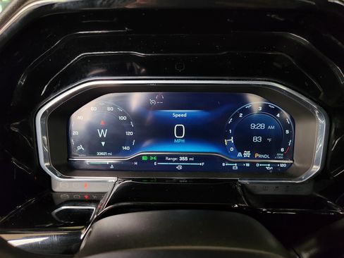 Certified 2025 Chevrolet Silverado 1500 LT AWD/4WD image 16