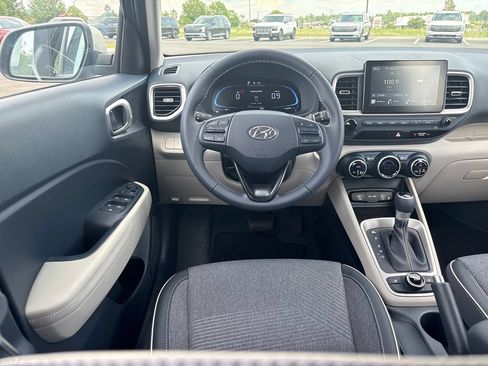 New 2026 Hyundai Venue SEL FWD image 7