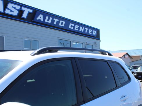 Used 2019 Jeep Cherokee Sport AWD/4WD image 14