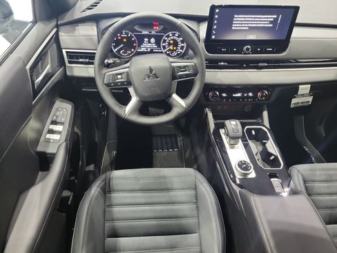 New 2026 Mitsubishi Outlander LE FWD image 15