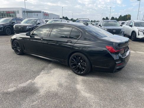 Used 2021 BMW 740i w/ M Sport Package RWD image 4