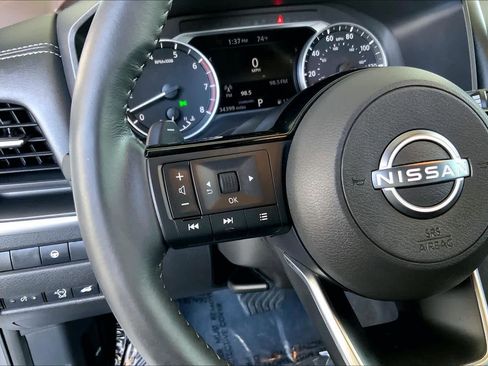 Used 2023 Nissan Rogue SV w/ SV Premium B Package image 24