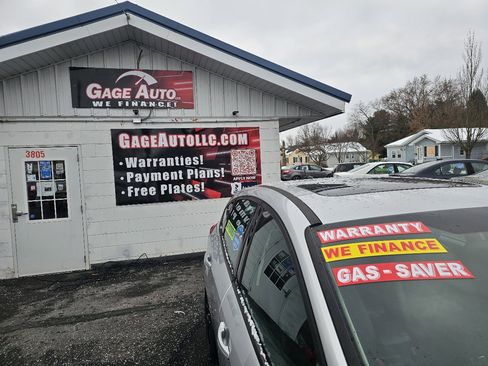 Used 2016 Ford Focus SE w/ Equipment Group 201A image 12