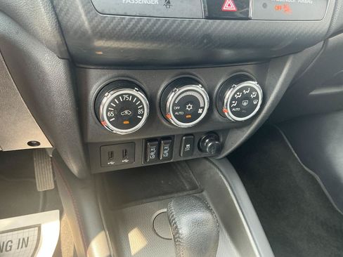 Used 2018 Mitsubishi Outlander Sport SE FWD image 13