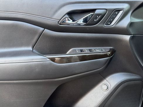 Used 2022 GMC Acadia AT4 w/ Technology Package image 14