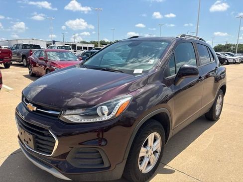 Used 2022 Chevrolet Trax LT w/ LT Convenience Package AWD/4WD image 7