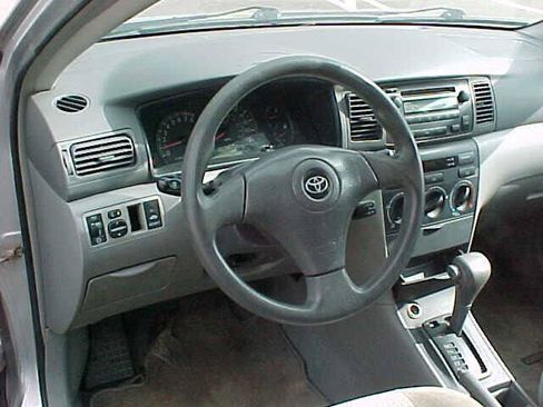 Used 2005 Toyota Corolla LE FWD image 15