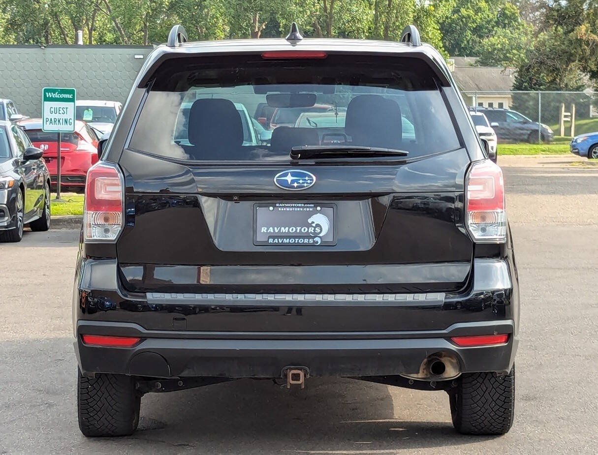Used 2017 Subaru Forester 2.5i Premium AWD/4WD image 10