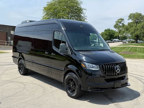 Used 2020 Mercedes-Benz Sprinter 2500 w/ Premium Plus Package image 1