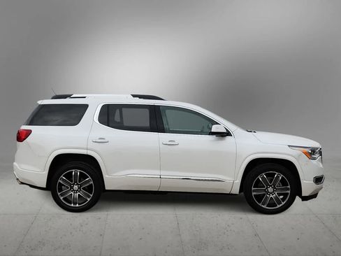 Used 2018 GMC Acadia Denali image 9