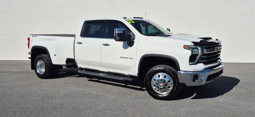 Used 2025 Chevrolet Silverado 3500 LTZ w/ LTZ Plus Package AWD/4WD image 20