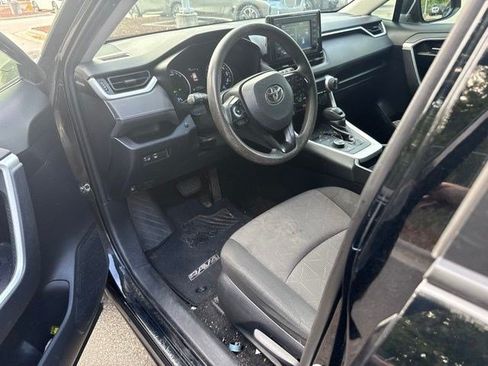 Used 2019 Toyota RAV4 XLE AWD/4WD image 8