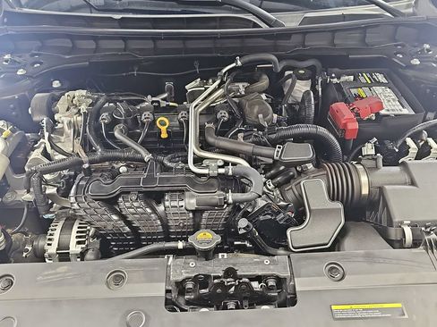 Used 2025 Nissan Altima 2.5 SV FWD image 27