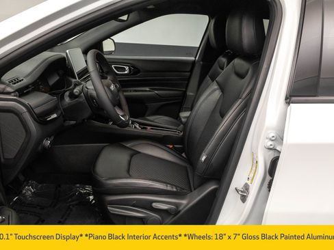 Used 2026 Jeep Compass Latitude AWD/4WD image 6