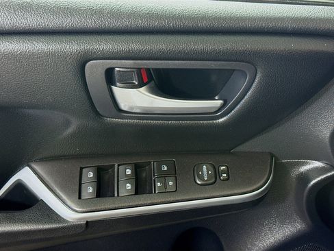 Used 2016 Toyota Camry SE image 23