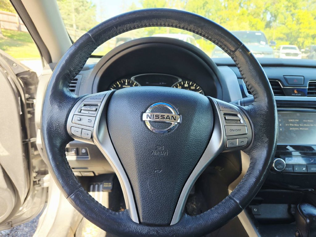 Used 2015 Nissan Altima 2.5 SL w/ Technology Package FWD image 13