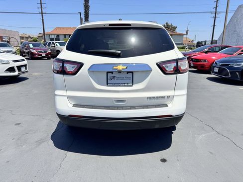 Used 2014 Chevrolet Traverse LT FWD image 3