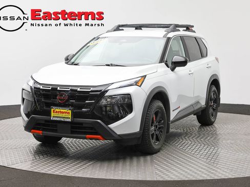 Used 2025 Nissan Rogue SV AWD/4WD image 1