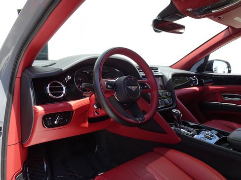 Used 2023 Bentley Bentayga AWD/4WD image 12