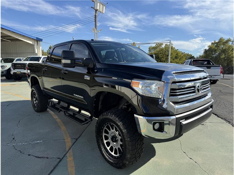 Used 2017 Toyota Tundra SR5 AWD/4WD image 4