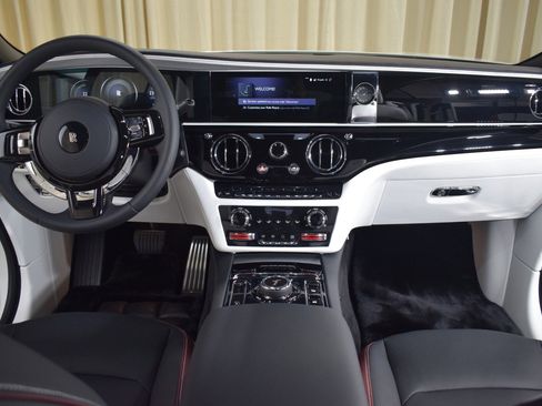 New 2025 Rolls-Royce Spectre w/ Leather Finishing Pack image 4