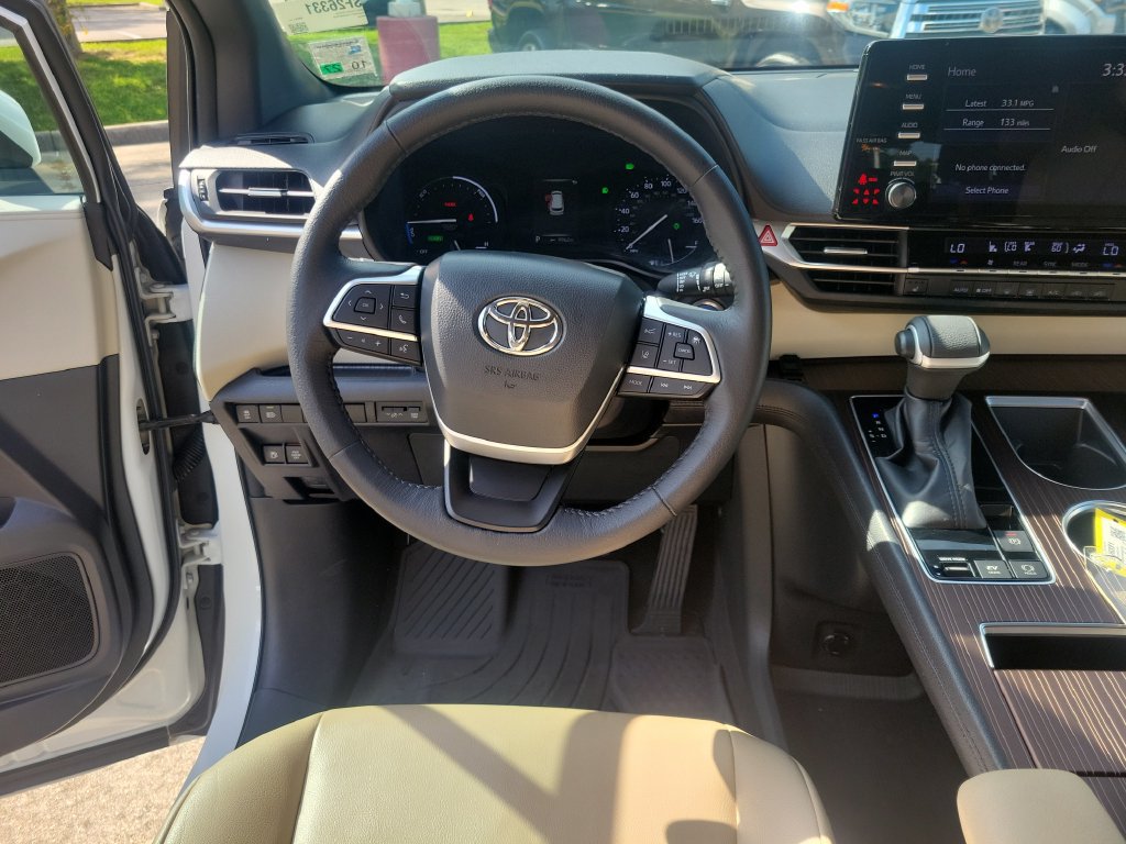 Certified 2022 Toyota Sienna XLE FWD image 16