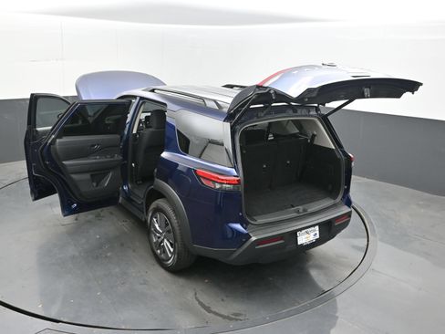 Used 2025 Nissan Pathfinder SV AWD/4WD image 41