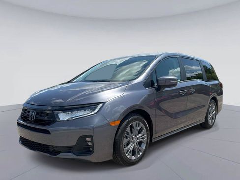Certified 2026 Honda Odyssey Touring image 8